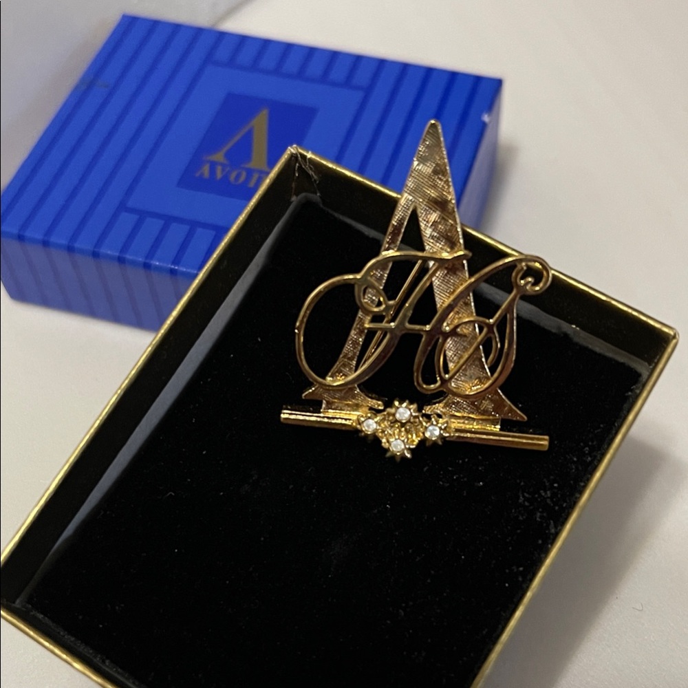 Vintage 1992 Avon Honor Society Award Pin - Goldtone with Rhinestones